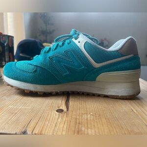New Balance Shoes Womens 574 Running Sneakers WL574XEB Suede Lace Up- size 6.5